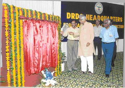 PM George Fernandes at the DRDO Headquarter foundation stone ceremony